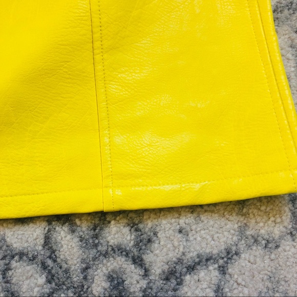 Zara NWOT Faux Leather Mini Skirt Yellow Size S - Picture 5 of 6